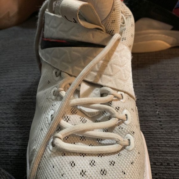 Lebron 14 low - Picture 2 of 3